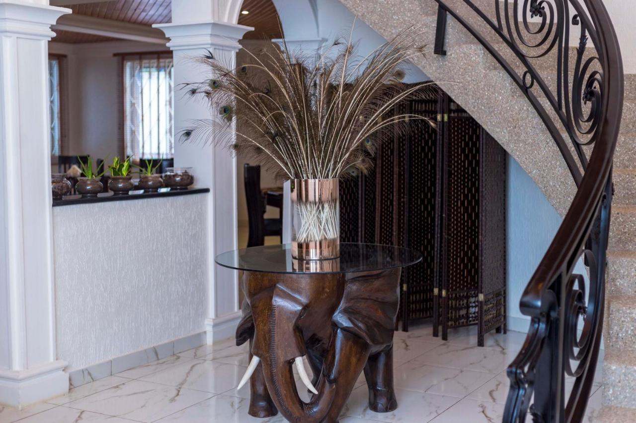 The Haven Boutique Hotel Кумаси Екстериор снимка