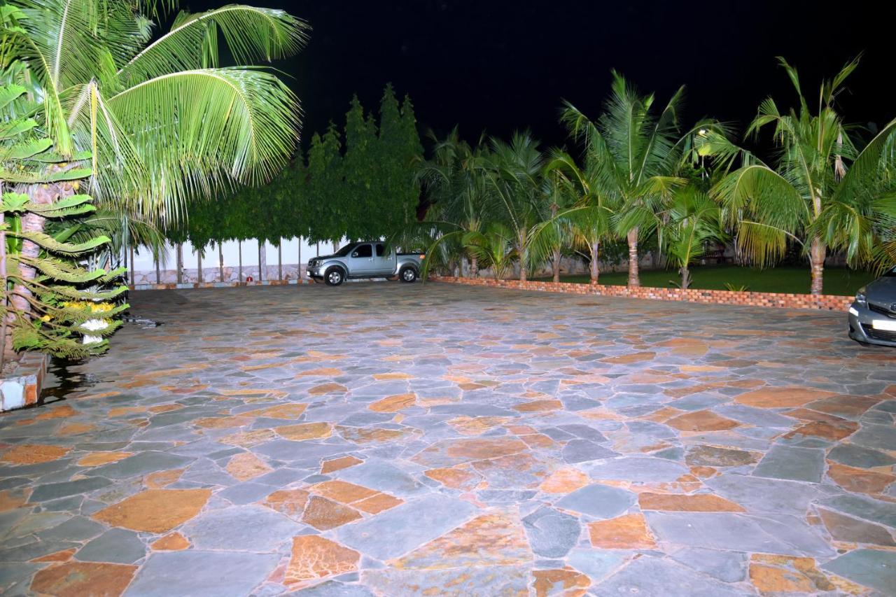 The Haven Boutique Hotel Кумаси Екстериор снимка