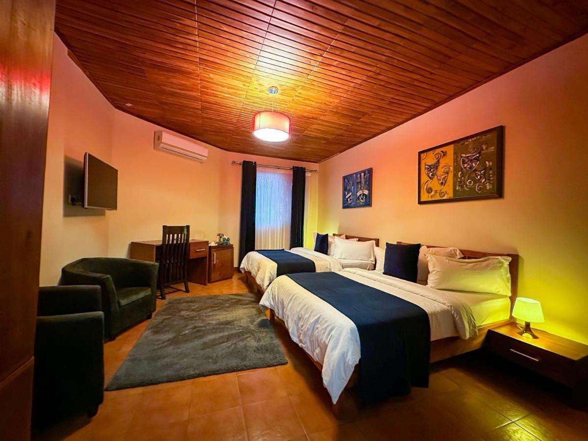 The Haven Boutique Hotel Кумаси Екстериор снимка