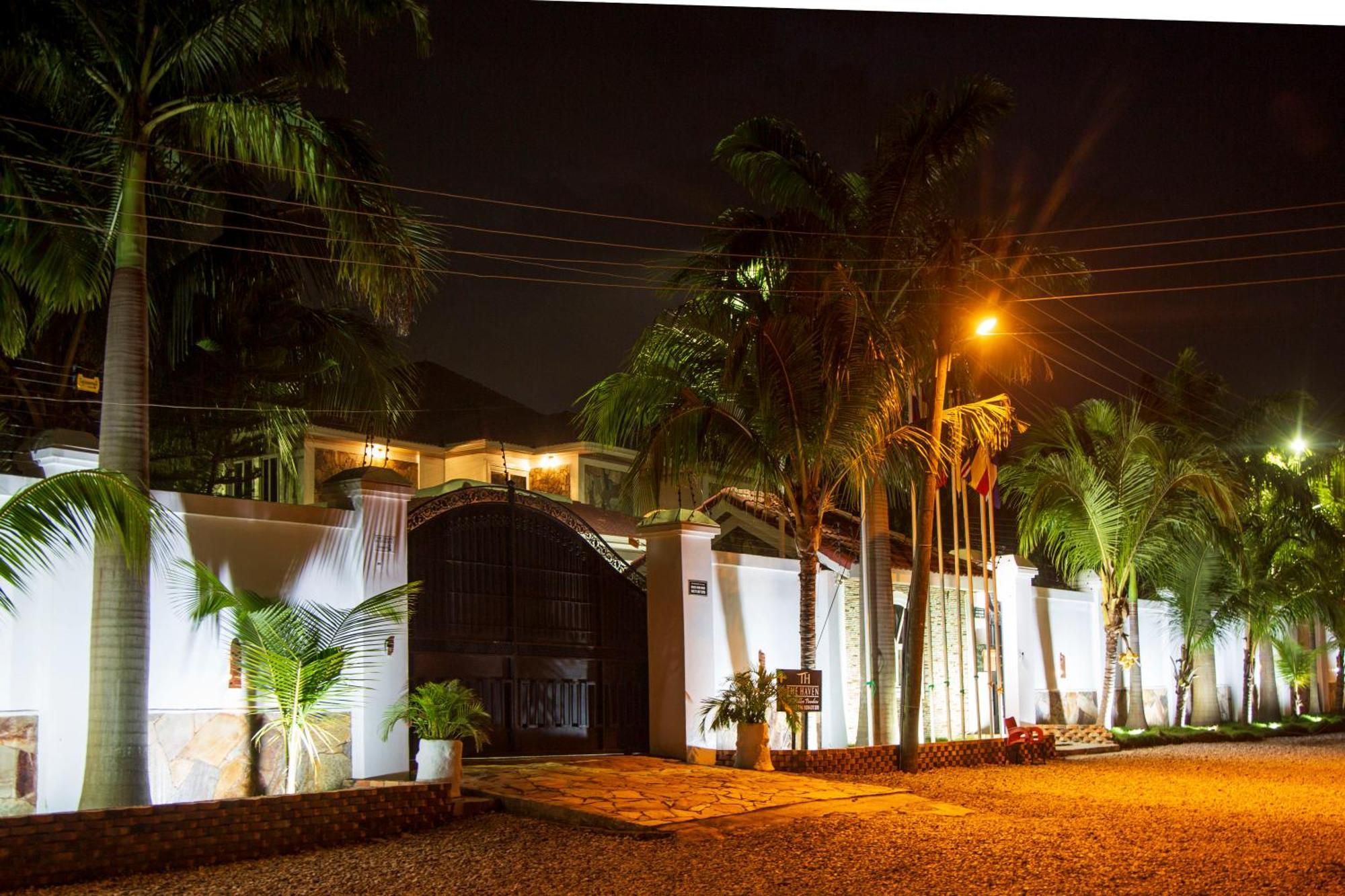 The Haven Boutique Hotel Кумаси Екстериор снимка