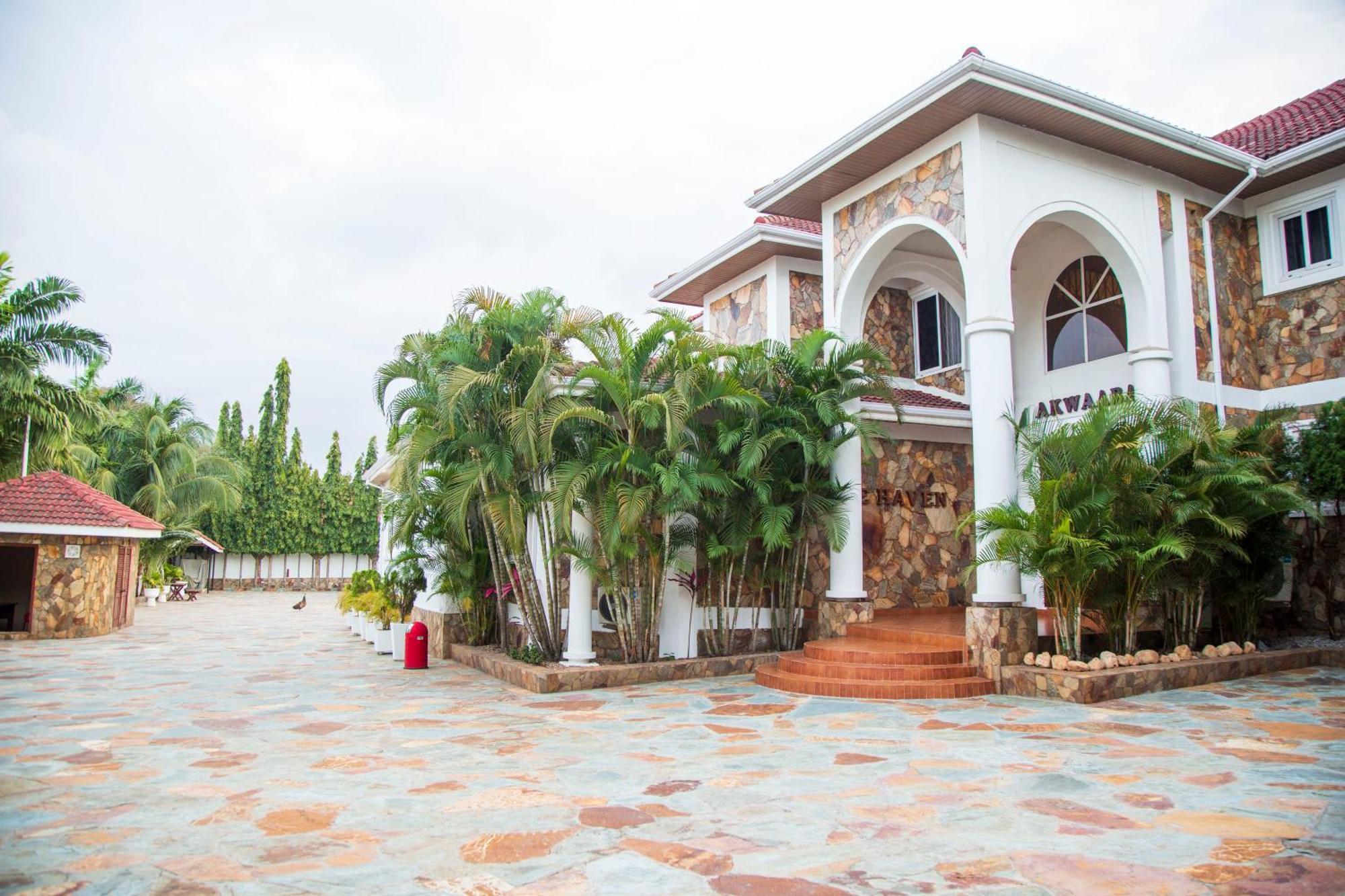 The Haven Boutique Hotel Кумаси Екстериор снимка