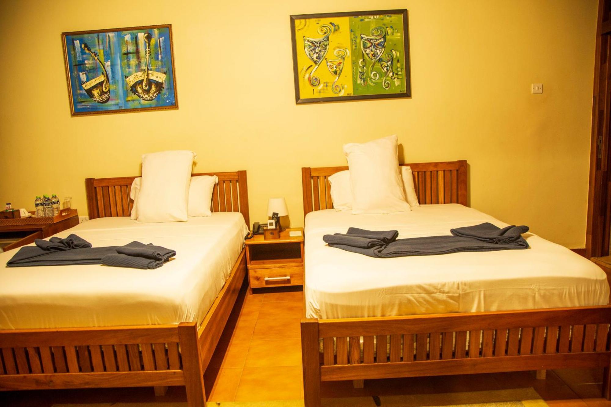 The Haven Boutique Hotel Кумаси Екстериор снимка